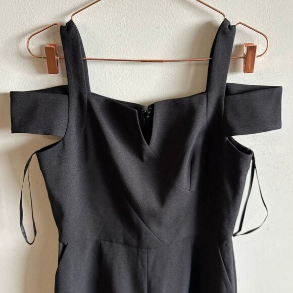 Tahari Women Off Shoulder Strap Back Zip Wide Leg Jump Suit Black Size 8 - Picture 11 of 16